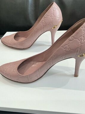 Gucci Blush Pink Embossed Leather Mid-Heel Pumps size 40 (us10)